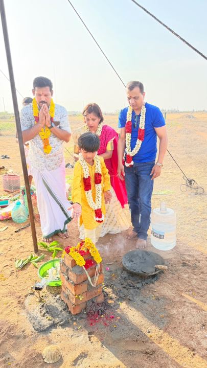 Prayers at the foundation pillar